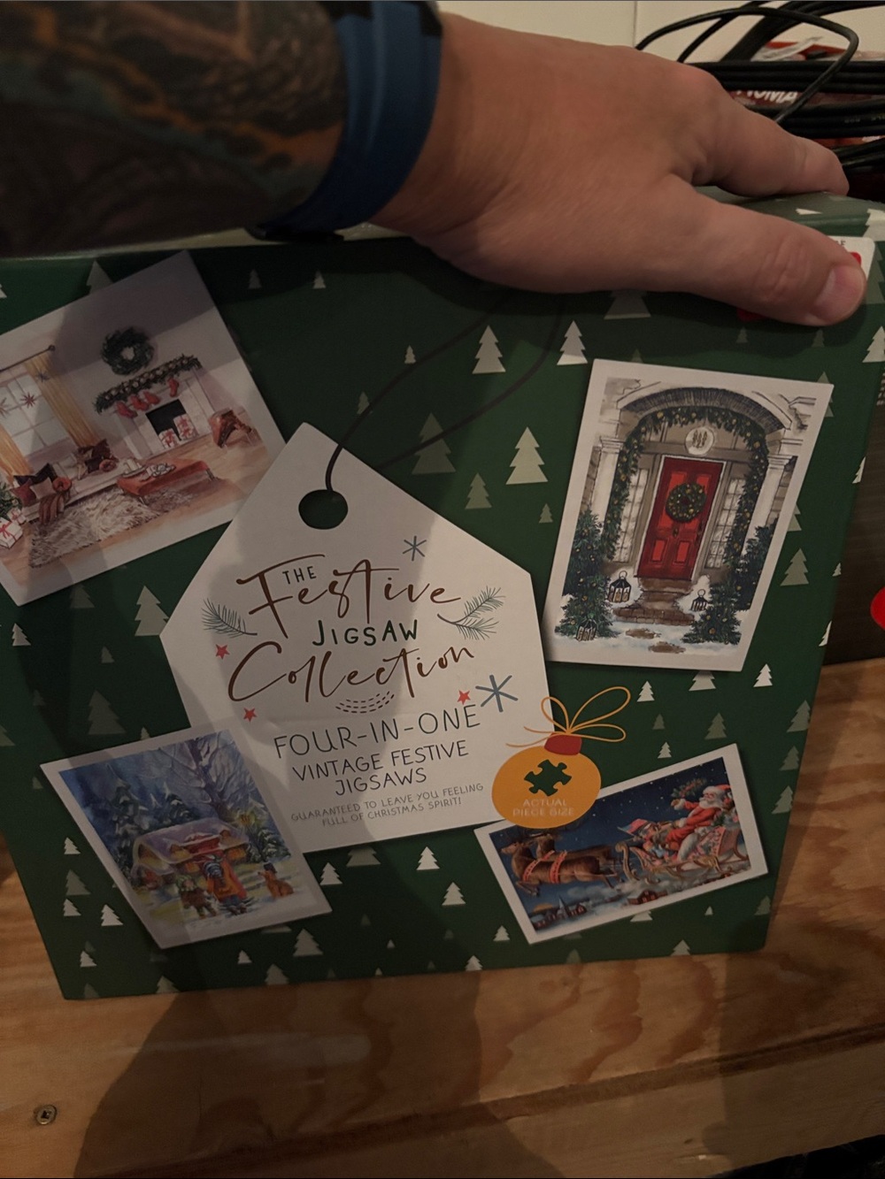 Jigsaw Green Festive Four-in-One Holiday Puzzle Set